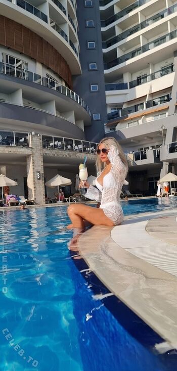 Iva Blondie