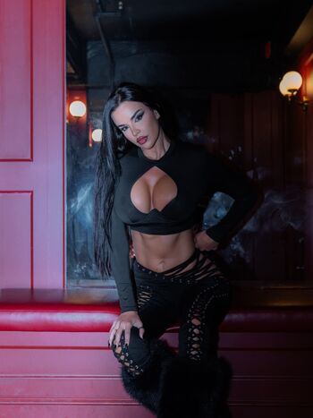 Ivana Knoll