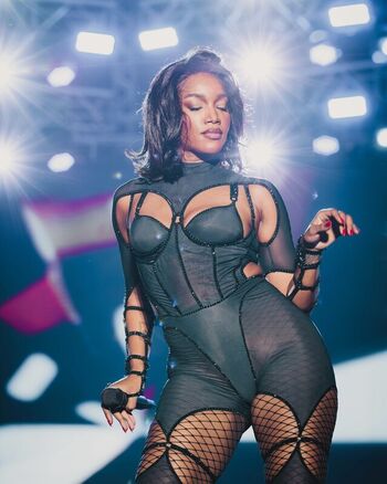 Leaked Iza cantora private photo viral onlyfans