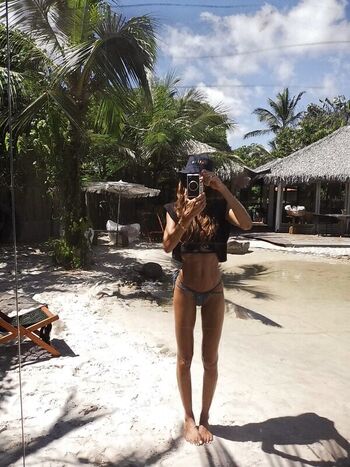 Izabel Goulart