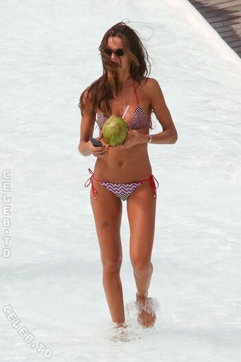 Izabel Goulart