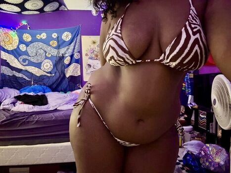 Leaked Izzbizz private photo viral onlyfans