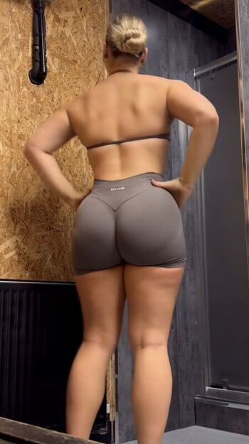 Leaked Izzy swin page private photo viral onlyfans