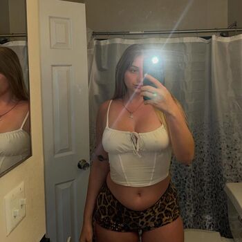 Leaked Izzybizzybelle private photo viral onlyfans