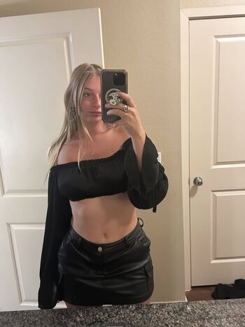 izzybizzybelle