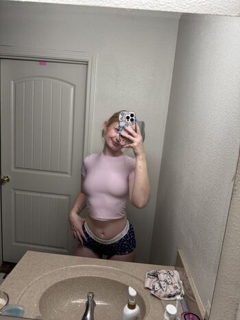 Leaked Izzybunnii private photo viral onlyfans