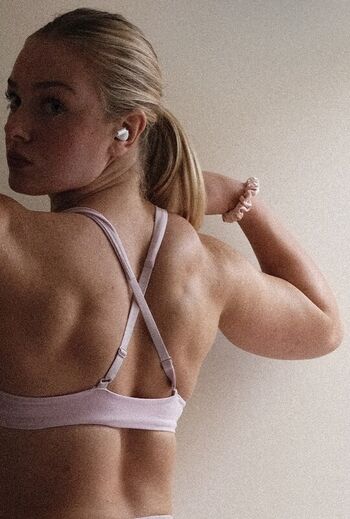 Izzymhjones