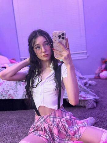Leaked Izzyuwuu private photo viral onlyfans