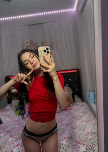 Leaked Izzyuwuu private photo viral onlyfans