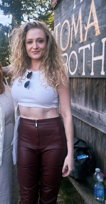 Leaked Janet devlin private photo viral onlyfans