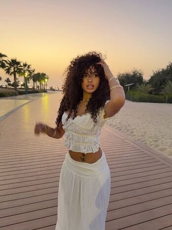 Leaked Leo theresa / private photo viral onlyfans