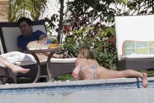 Jennifer Anniston