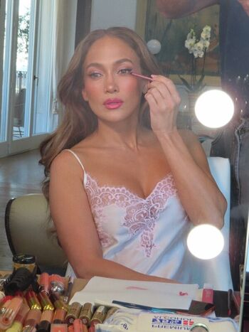 Leaked Jennifer lopez private photo viral onlyfans
