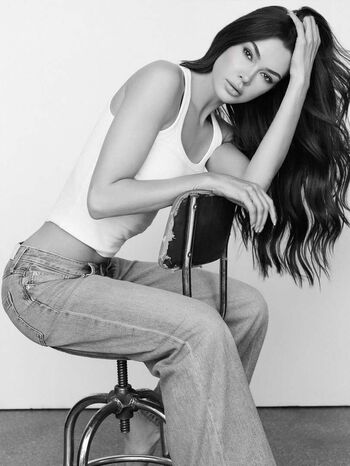 Jessica Naz