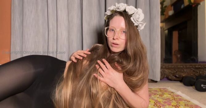 Jessie Cave
