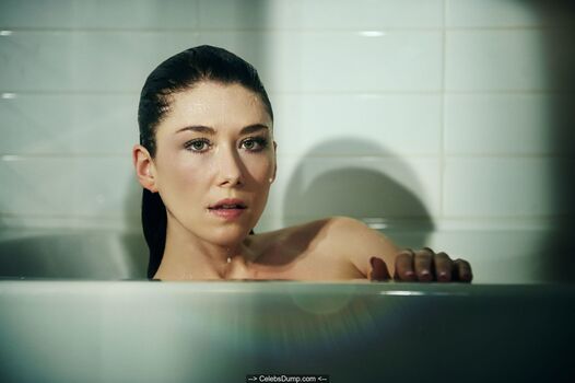 Jewel Stait