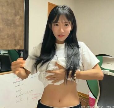 Leaked Jinnytty private photo viral onlyfans
