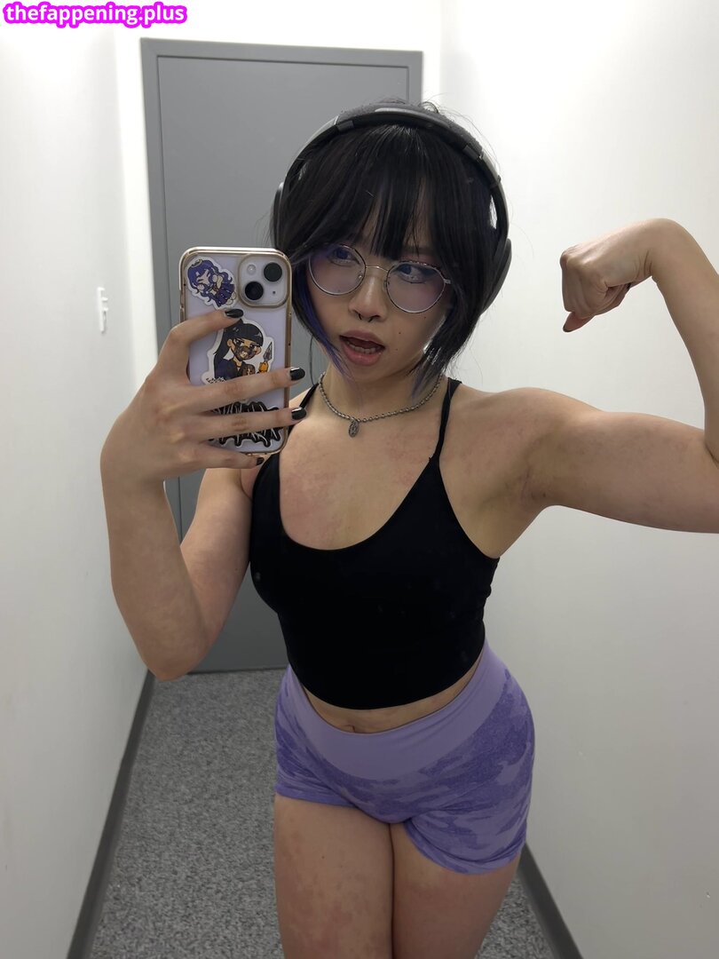 Janet He / https: / jjanethe / jjanethee / jjanether6 Çıplak OnlyFans Fotoğrafı #14