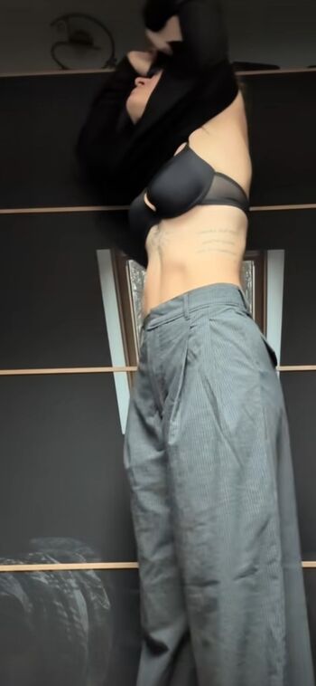 Leaked Itty bitty blondie/ private photo viral onlyfans