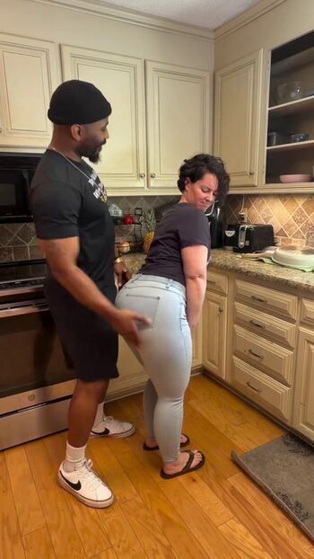 Leaked Joelandhannah canfly private photo viral onlyfans