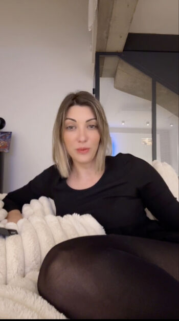 Leaked Jolyemilyyy private photo viral onlyfans
