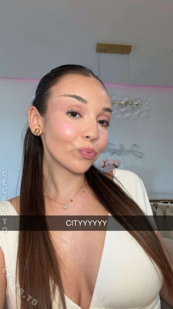 Leaked Julesboringlife page private photo viral onlyfans