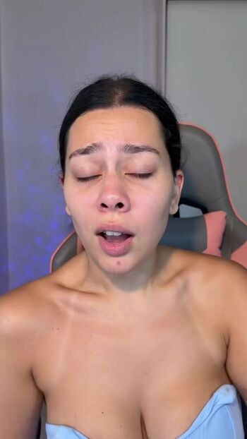 Julia Alvarenga