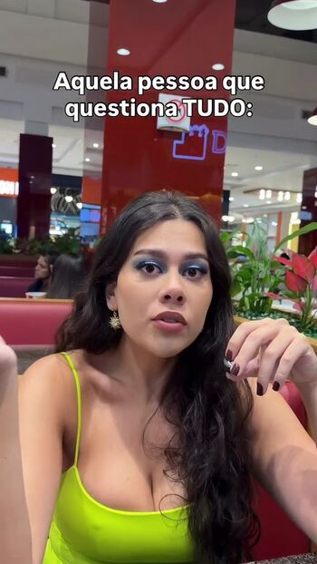 Julia Alvarenga