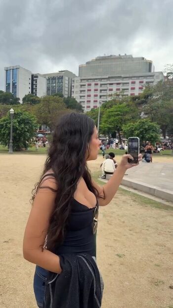 Julia Alvarenga