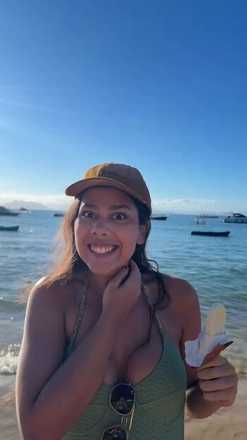 Julia_alvarengaa