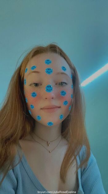 Julia Evelina-Rose