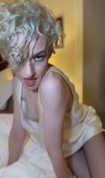 Julia Garner