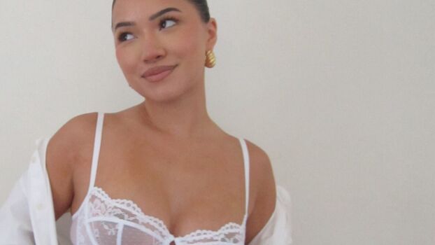 Julia Kelly
