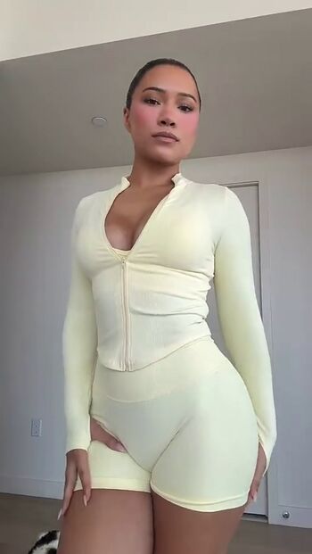 Leaked Julia kelly private photo viral onlyfans