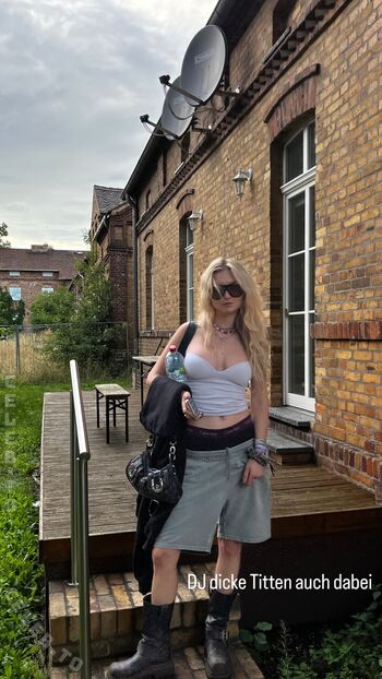 Leaked Julia wulf page private photo viral onlyfans