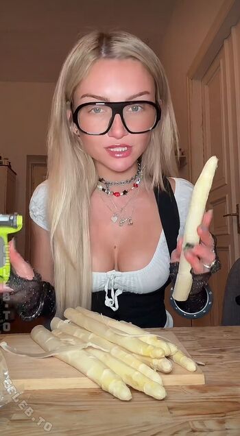 Leaked Julia wulf page private photo viral onlyfans