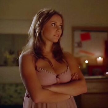 Julianna Guill