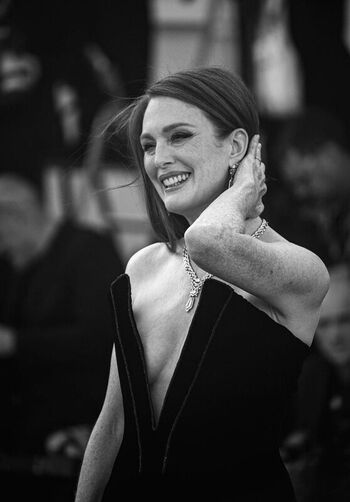 Leaked Julianne moore private photo viral onlyfans