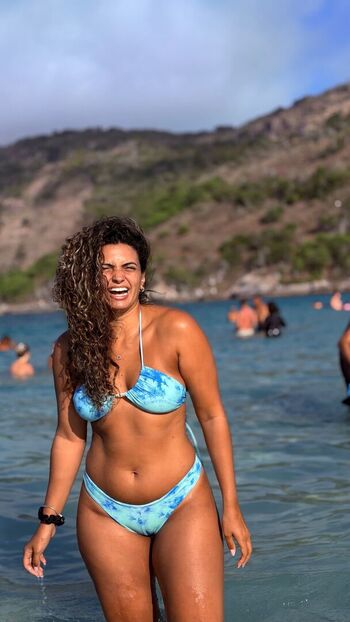 Julie Santos