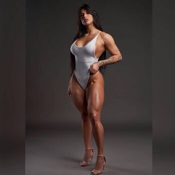Jully Oliveira