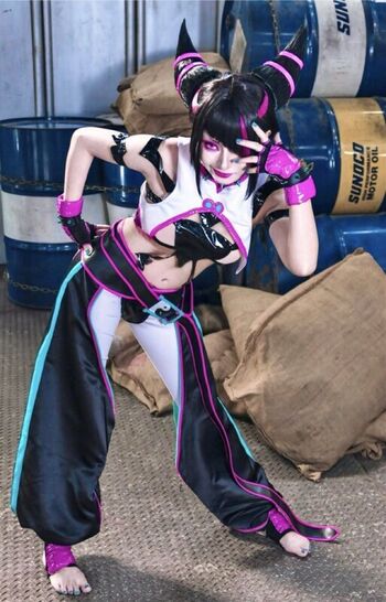 Juri-Han Cosplayers.