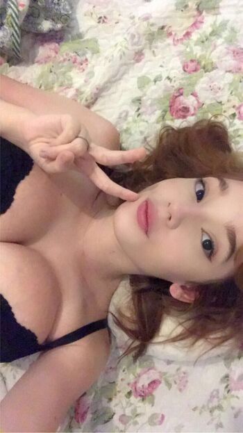 Leaked Lily kitsune/ private photo viral onlyfans