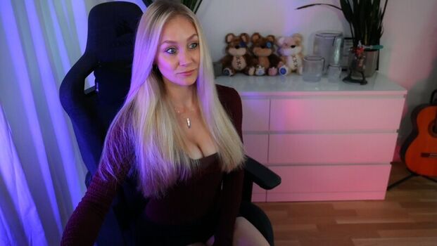 Leaked Kandyland page private photo viral onlyfans