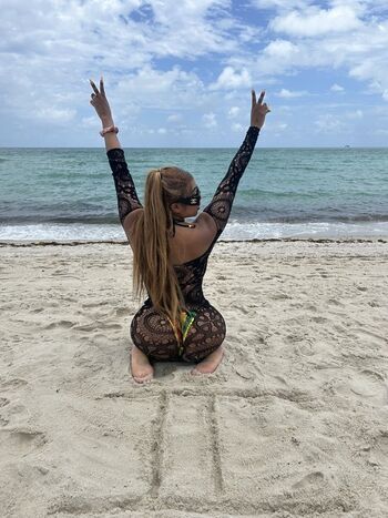 Kara Frenchie Shore