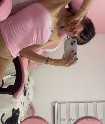 Karlaquxxxn