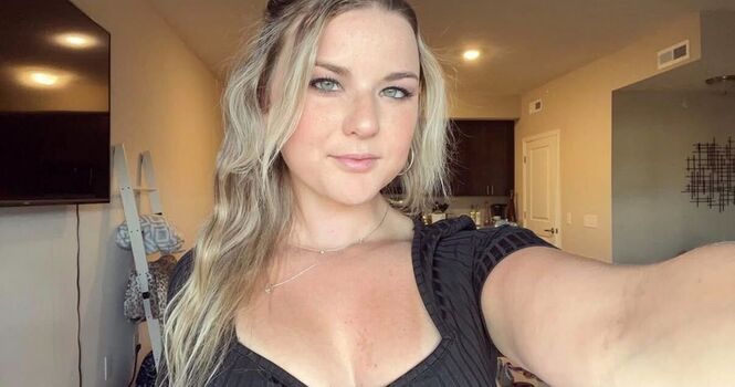 Leaked Karlee lanthorn private photo viral onlyfans