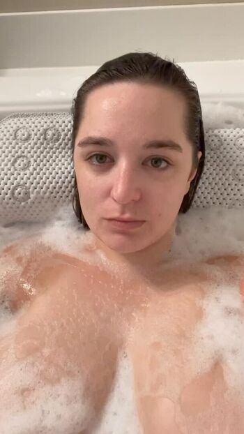 Leaked Katebrezzy private photo viral onlyfans