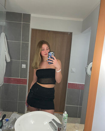Leaked Katie liakin page private photo viral onlyfans
