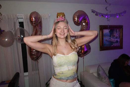 Leaked Katie liakin page private photo viral onlyfans