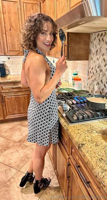 Katrina Hotwife